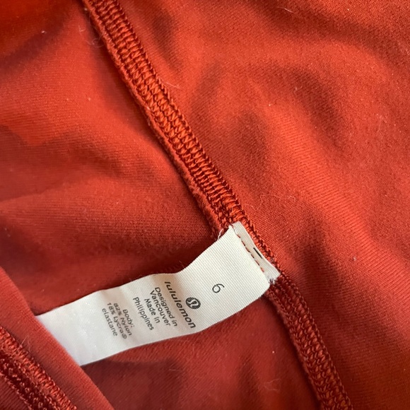 Lululemon crop leggings - Picture 2 of 3